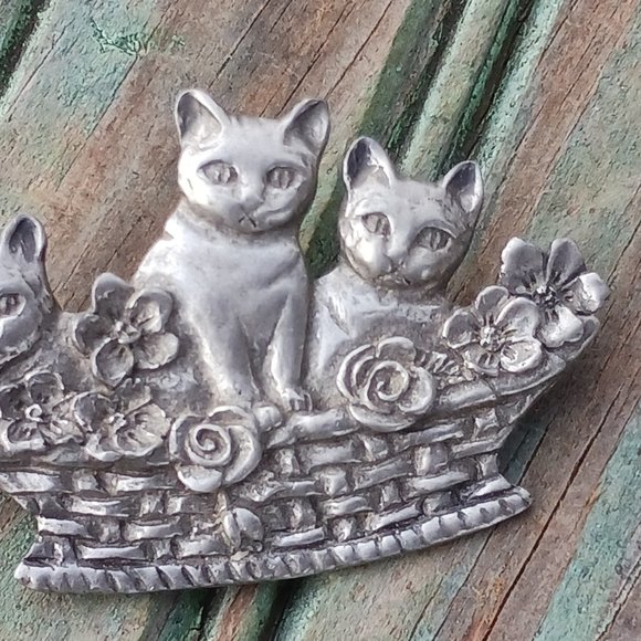 Vintage Pin Brooch 3 Cats Kittens in Basket 1987 Seagull Pewter Canada - Picture 3 of 5